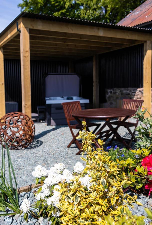The Shire Luxury Converted Horse Lorry With Private Hot Tub Cyfie Farm Llanfyllin Bagian luar foto